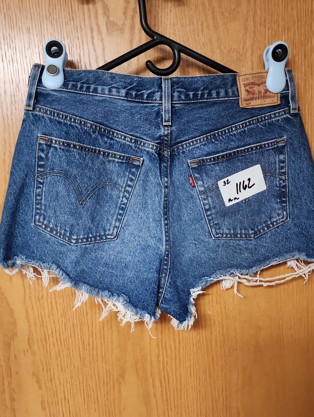 Levi's Dark Blue Frayed Hem Denim Shorts button fly womens 32 number 1162